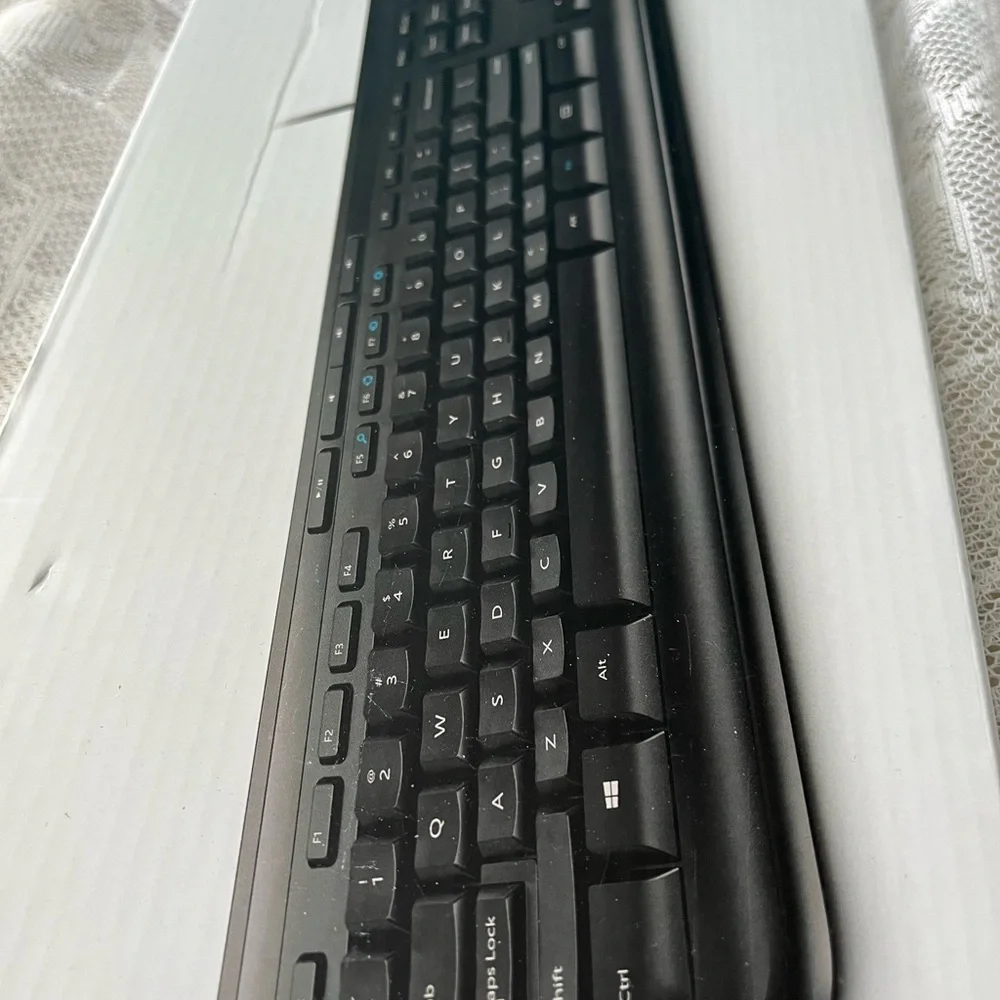 Microsoft Wired Desktop 600 (Black) - Wired Keyboard USB Connectivity.